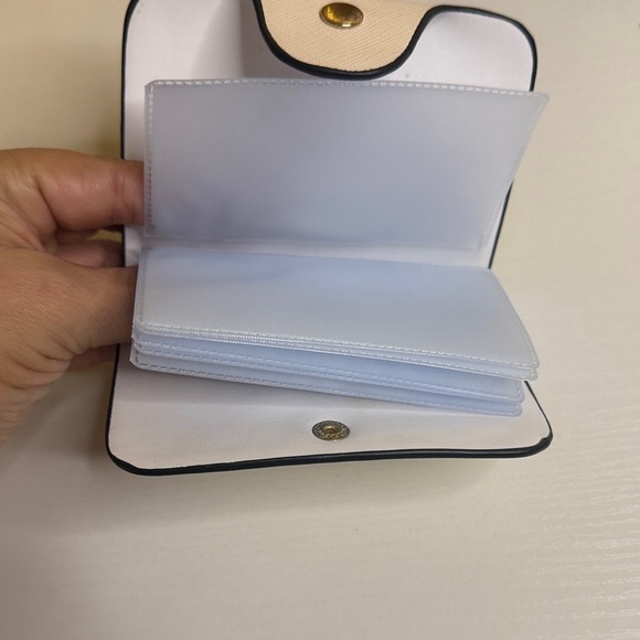 Chic Floral Cream Crossbody Bag, wallet and card holder.. - Picture 4 of 14